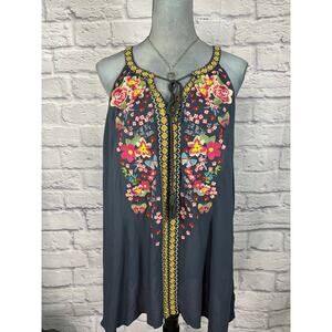 Andree by Unit Embroidered Floral Top